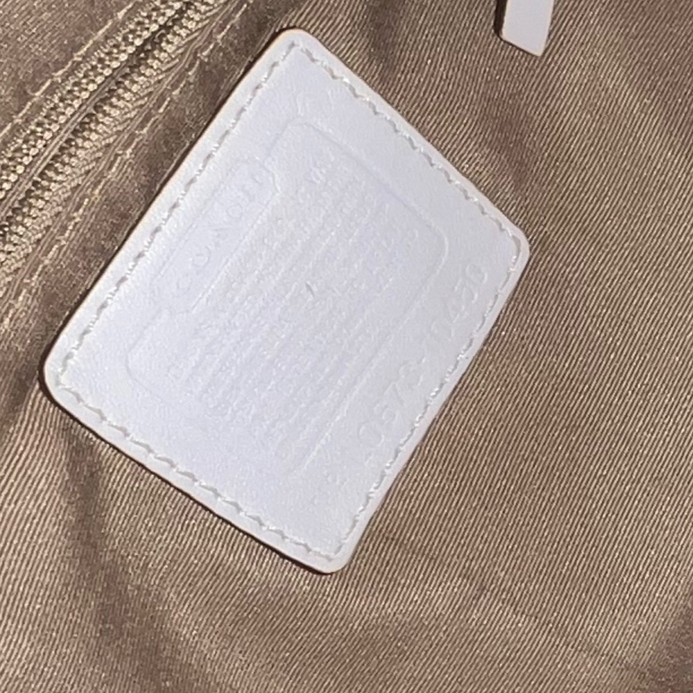 Beautiful Coach Patchwork Shoulder Bag - image 8